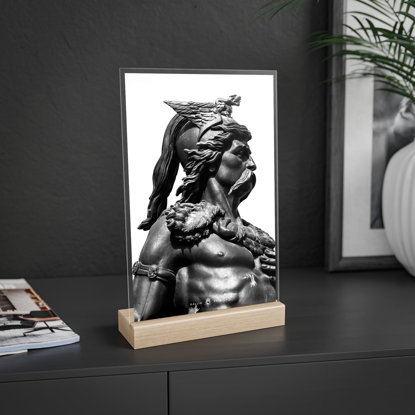 Acrylic Plate "Ambiorix" with Wooden Stand
